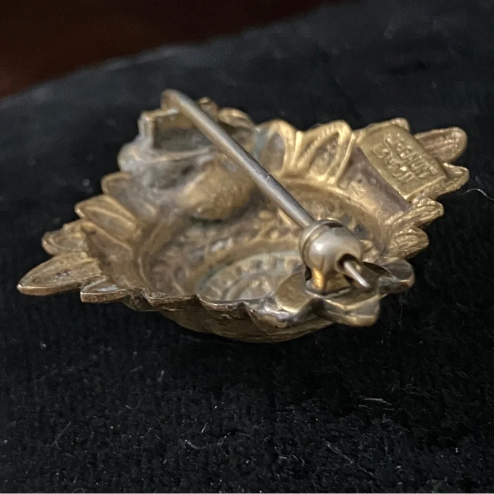 Vintage British Army Tria Juncta in Uno Officers Sweetheart Brooch Badge WWII